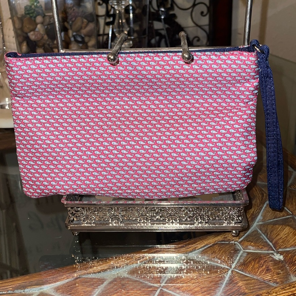 Vineyard Vines Martha Vineyard Wristlet